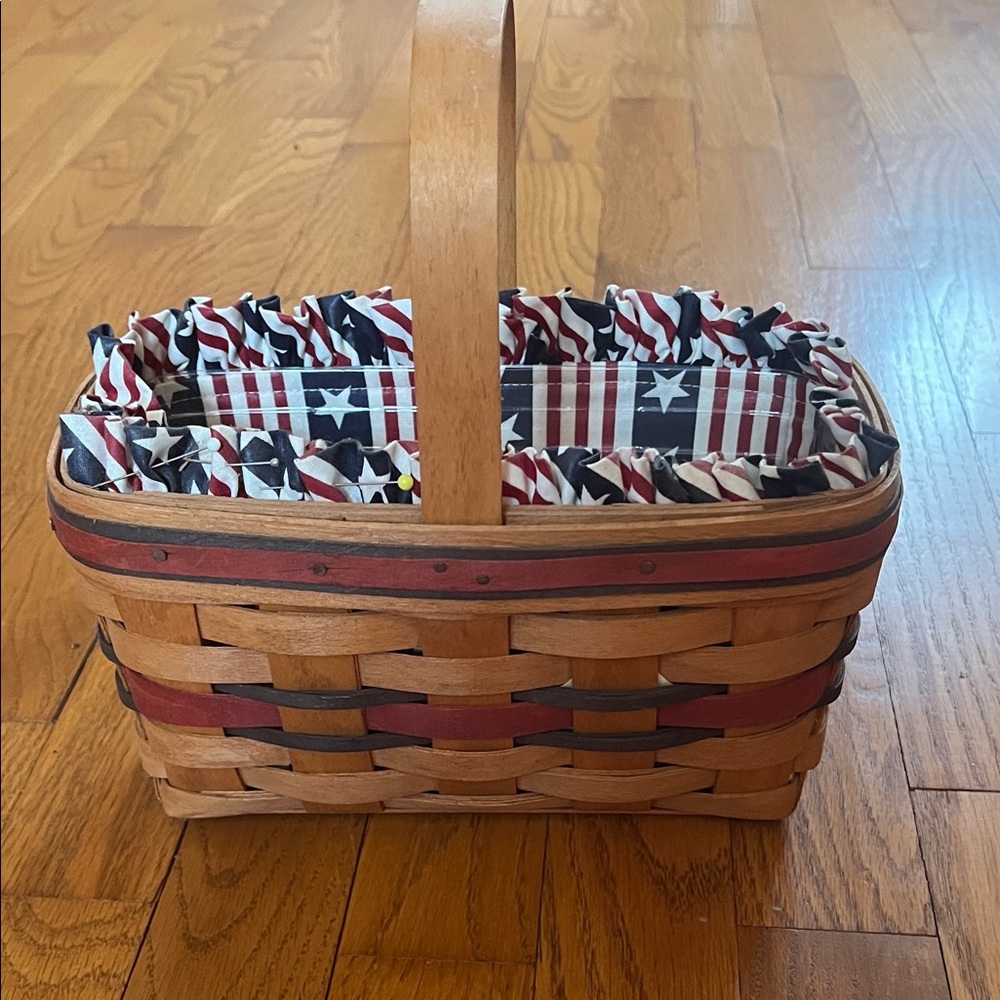 Longaberger proudly American collectors club Salt and pepper basket